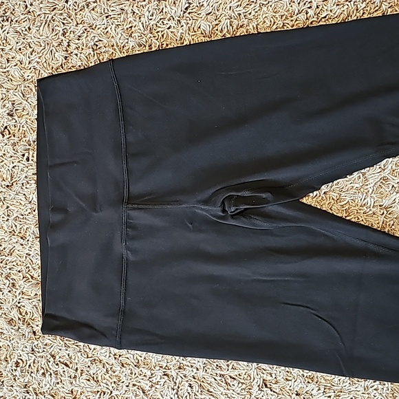 Athleta - Transcend 7/8 Legging - Picture 2 of 5